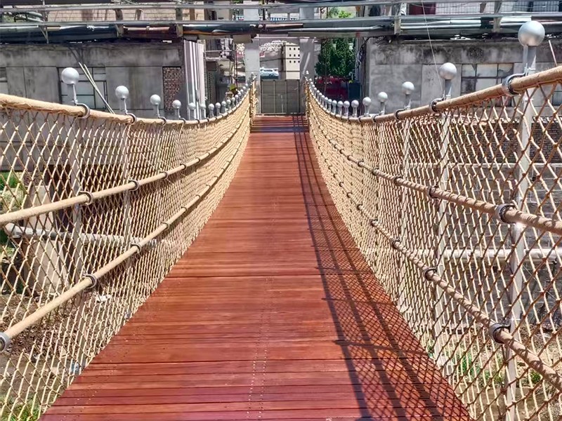 木質吊橋